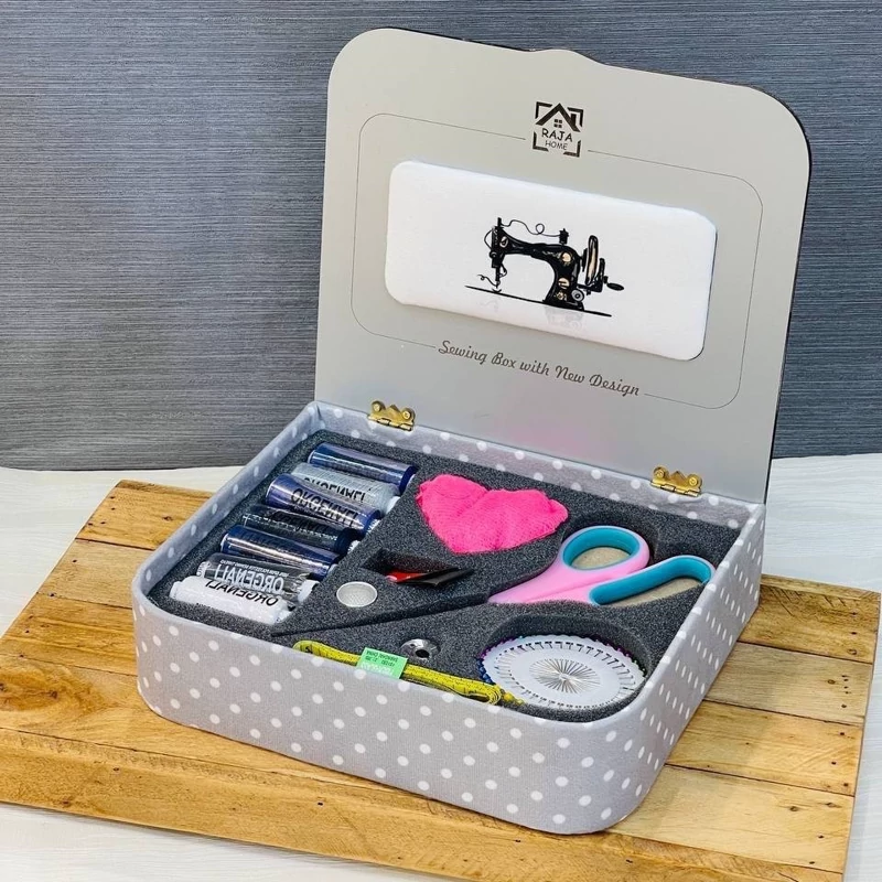جعبه ابزار خیاطی به همراه وسایل مطابق عکس